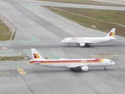 Cien aviones permanecen abandonados en los aeropuertos de AENA