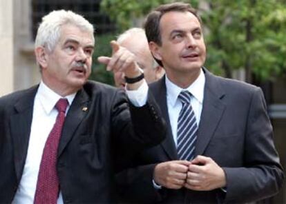 Pasqual Maragall y José Luis Rodríguez Zapatero, el 8 de mayo en el Palau de la Generalitat.