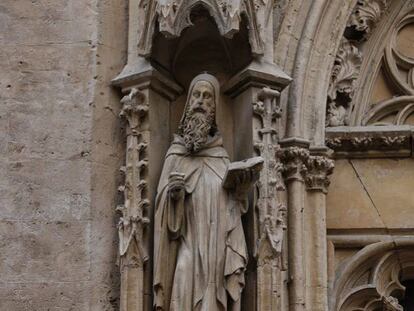 Escultura de Ramon Llull, en la iglesia de Sant Miquel de Palma.