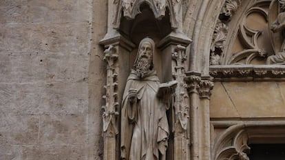 Escultura de Ramon Llull, en la iglesia de Sant Miquel de Palma.