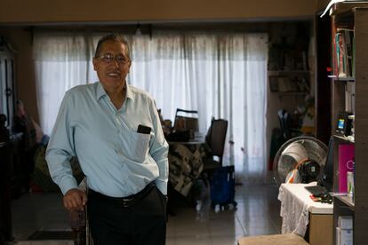 Armando, enfermo de covid persistente, en su casa de la colonia del Carmen, en Xochimilco, Ciudad de México, el 12 de mayo 2023.