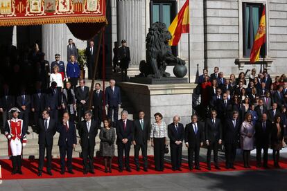 Mariano Rajoy y su equipo de gobierno, tras la apertura de la XII Legislatura. 