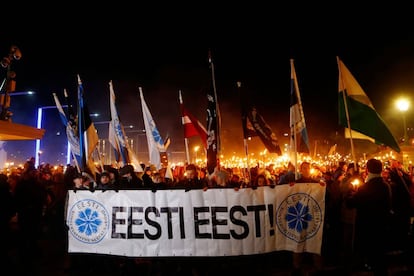 La 'noche de las antorchas', una protesta organizada por los eurófobos de derechas EKRE en Tallin (Estonia), el 24 de febrero de 2019.