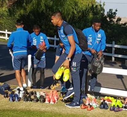 Entrenamiento de la selección hondureña durante su escala en Los Ángeles.