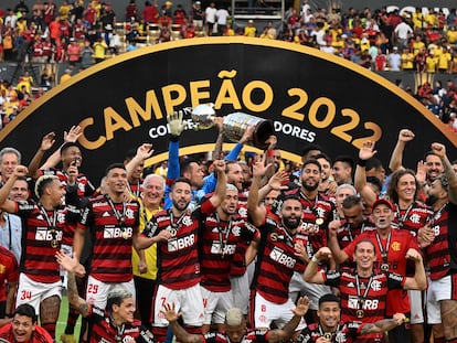Los jugadores del Flamengo celebran el título de la Copa Libertadores.