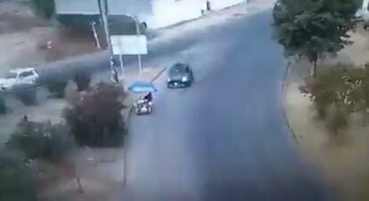 El momento en que ocurre el accidente a Jorge Claudio Mendoza.