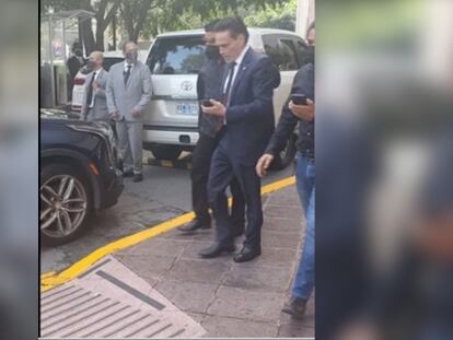 Alejandro del Valle presidente de Interjet al momento de su detención en Ciudad de México