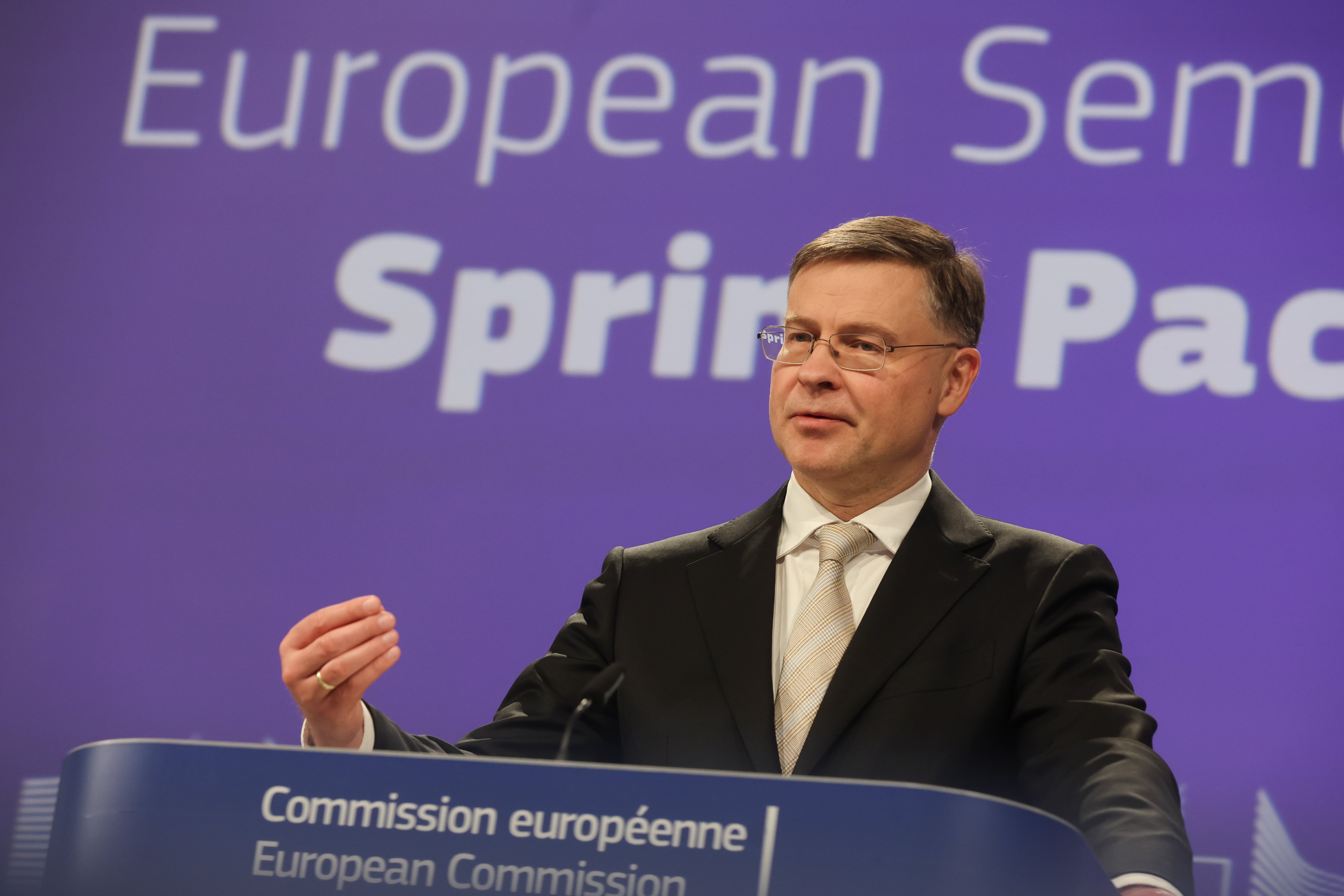 Valdis Dombrovskis: “Insistimos en que las medidas energéticas deben ser temporales y específicas”