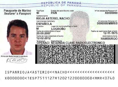 Reproducción de la página principal del nuevo pasaporte de marinero panameño realizado por Indra.