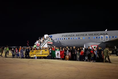 Un vuelo de la Secretaría de la Defensa Nacional de México llega con mexicanos repatriados desde Tel Aviv (Israel).