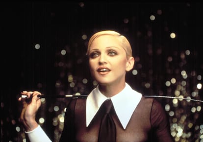 Madonna en una escena del videoclip de 'Erotica', lanzado en otoño de 1992.