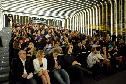 La sala Azcona del Matadero de Madrid, donde se celebró la gala, al completo.