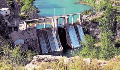 Presa de Los Toranes, en el río Mijares, a su paso por Albentosa.