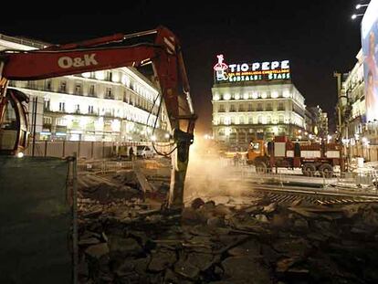 Excavadora de las obras de la macroestación de cercanías en la Puerta del Sol.