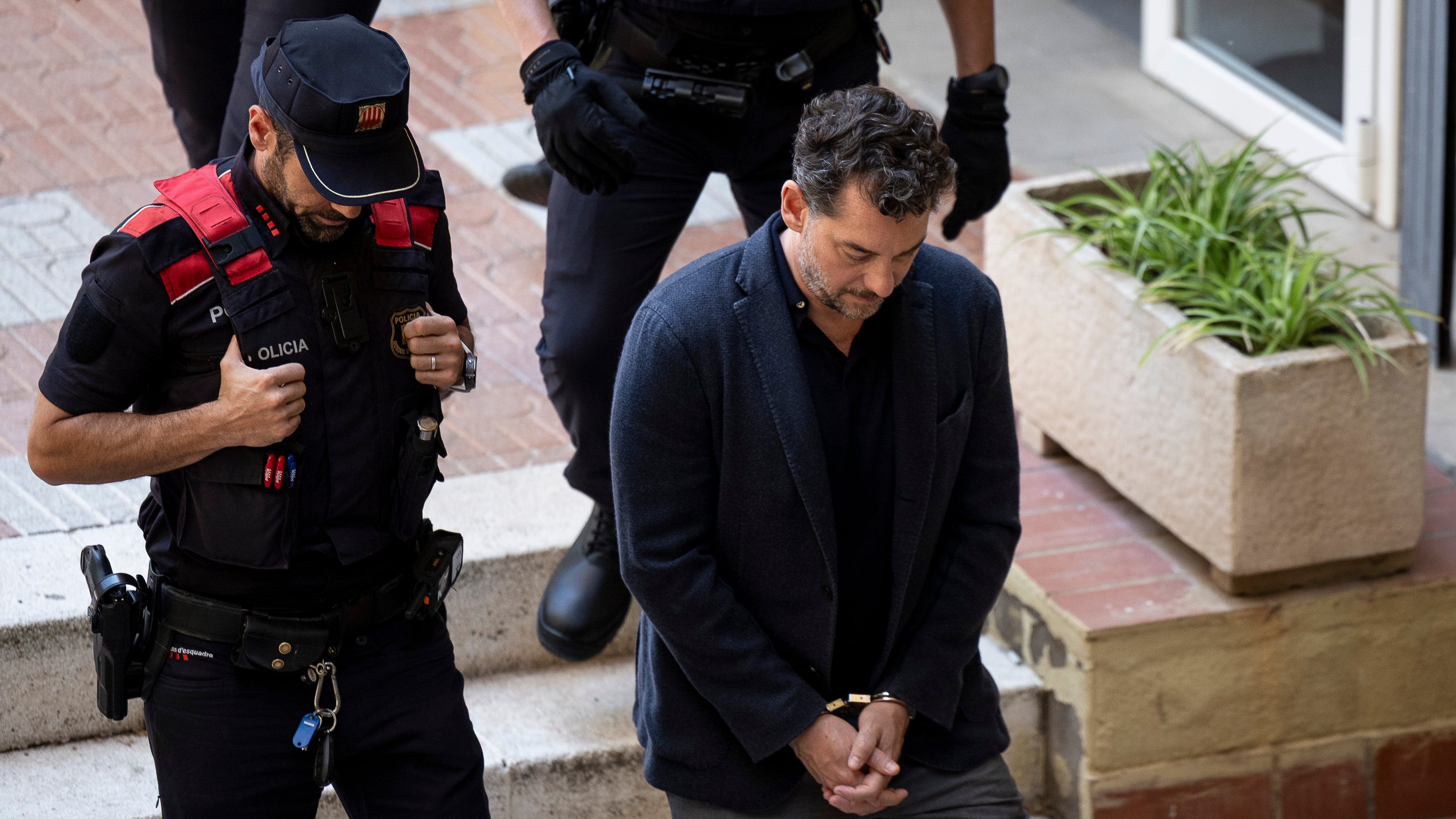 Jonathan Andic sale del juzgado y queda en libertad tras abonar una fianza de un millón de euros