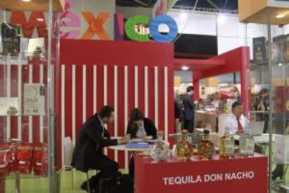 Bar del estand de México en la vigésimo primera edición de PRODEXPO, la mayor exposición internacional rusa de alimentos, bebidas y materia prima para su fabricación, que fue inaugurada hoy en Moscú con gran presencia de España y de Latinoamérica.