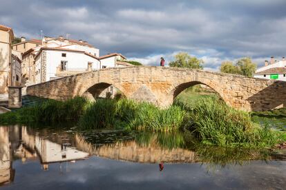 El puente medieval de Villatuerta.