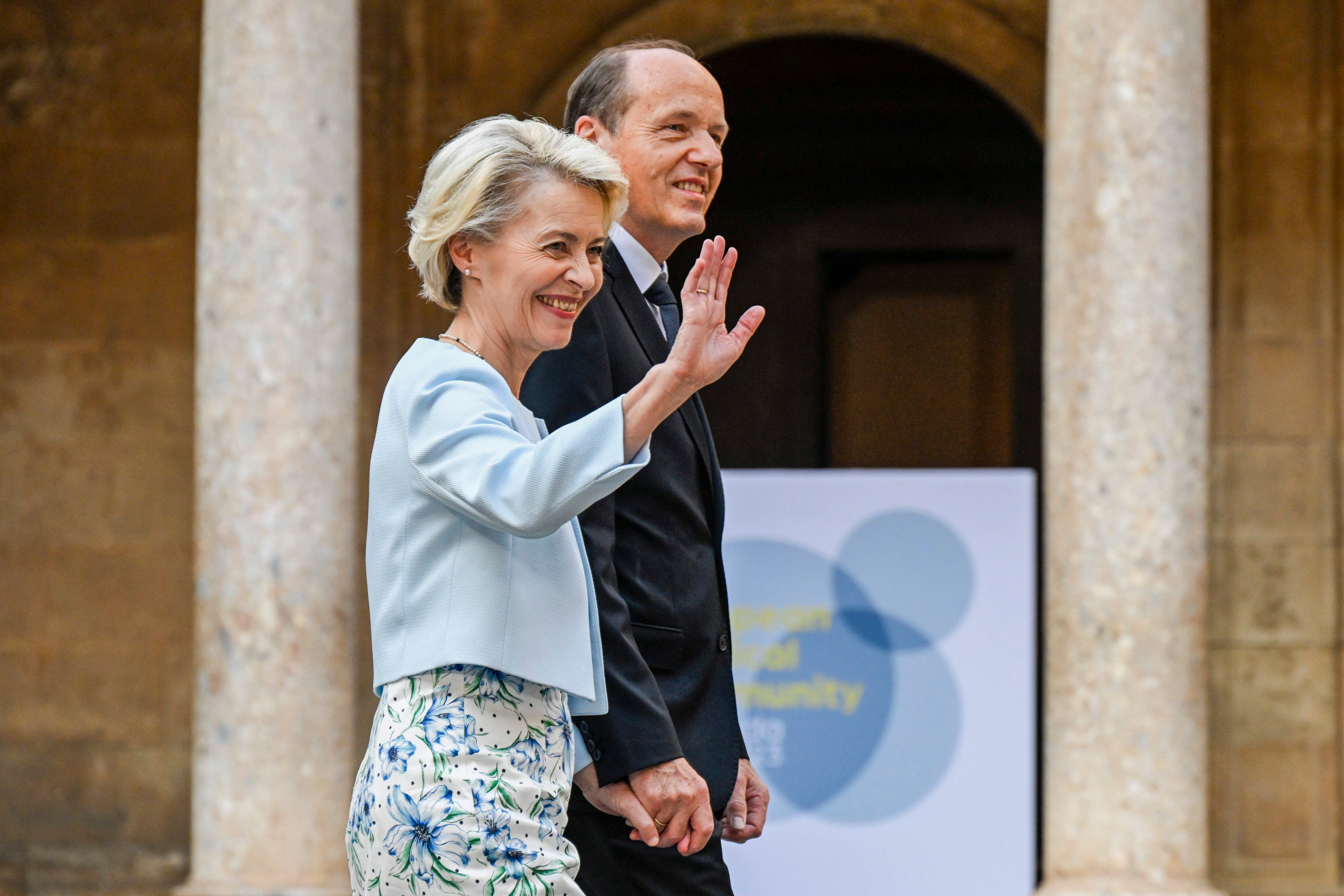 La presidenta de la Comisión Europea, Ursula von der Leyen, y su esposo, Heiko von der Leyen.