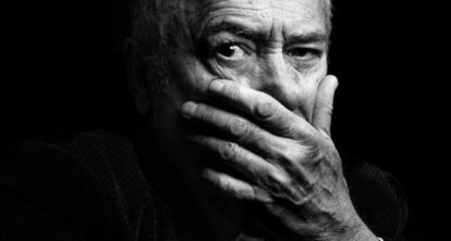 Bernardo Bertolucci, durante una sesi&oacute;n de fotos realizada en mayo de 2011.