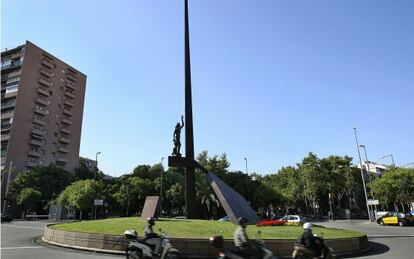 El monument a la Rep&uacute;blica, a la pla&ccedil;a Llucmajor.