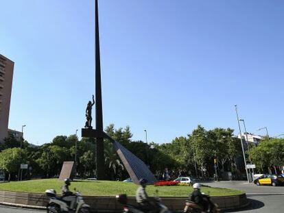 El monument a la Rep&uacute;blica, a la pla&ccedil;a Llucmajor.