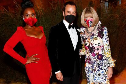 Hudson, Ford y Wintour posaron juntos en la gala Met.