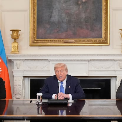 Ceremonia de la firma del acuerdo de paz entre Armenia y Azerbaiyán con Donald Trump