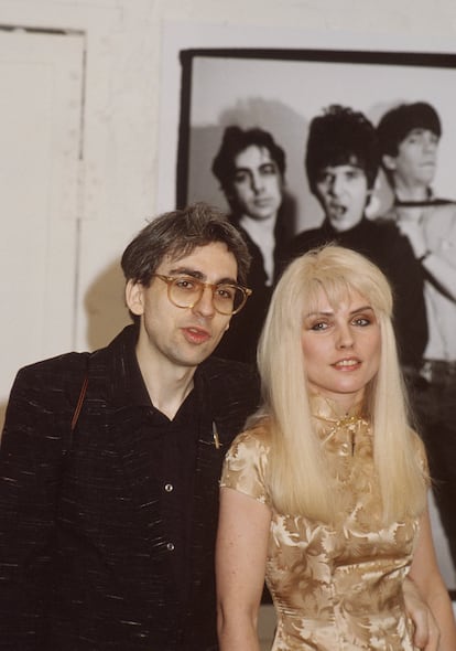 A pesar de que mantuvo una relación de 16 años con la otra mitad de Blondie, el guitarrista Chris Stein, nunca llegaron a casarse ni tuvieron hijos. “Creo que habría sido una pésima madre. Aunque, ¿quién sabe? Aplaudo a cualquiera que críe una familia, pero por alguna razón no es algo que me afecte. Supongo que hay algo que falta en mis cromosomas”, ha dicho. Ha ejercido, sin embargo, como madrina de las dos hijas de que Stein tuvo con la actriz Barbara Sicuranza, Akira y Valentina. La primera falleció a causa de una sobredosis a los 20 años de edad. 