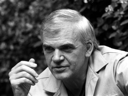 Milan Kundera en París, el 2 de agosto de 1984.