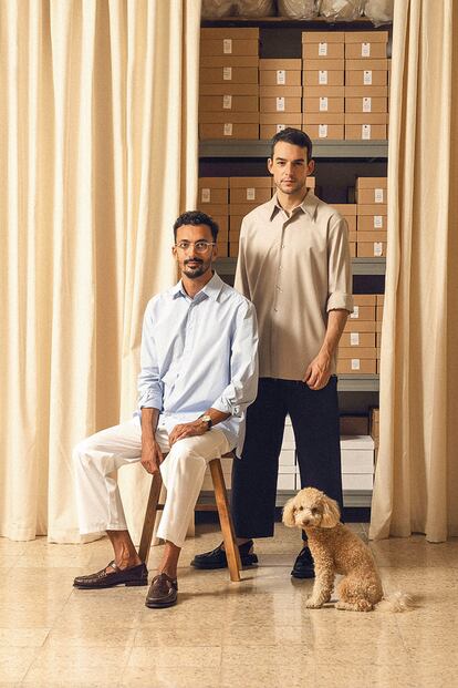 Albert Escribano y José Luis Bartolomé en su estudio de Barcelona.