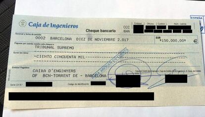 Fotografía facilitada por la ANC del cheque de 150.000 euros que ha ingresado la defensa de la presidenta del Parlament, Carme Forcadell.