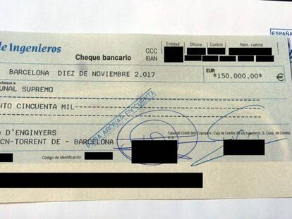 Fotografía facilitada por la ANC del cheque de 150.000 euros que ha ingresado la defensa de la presidenta del Parlament, Carme Forcadell.