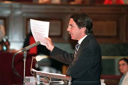 El presidente del gobierno, José María Aznar, durante el debate sobre el estado de la nación celebrado en el Congreso de los Diputados.