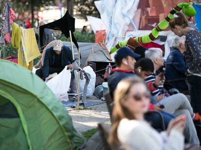 Acampadas en la plaza de Catalunya de Barcelona.