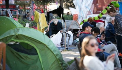 Acampadas en la plaza de Catalunya de Barcelona.