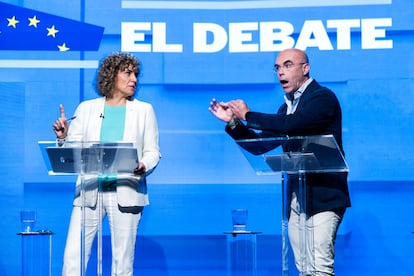 Dolors Montserrat (PP) y Jorge Buxadé (VOX), durante el debate.
