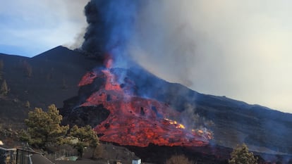 Rotura del cono del volcán, el 12 de octubre.