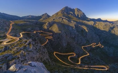 Curvas de Sa Calobra (Mallorca), en una fotografía de larga exposición.