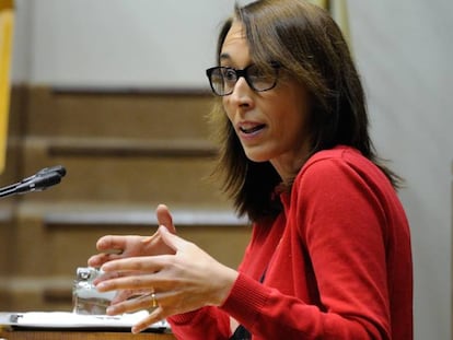 La parlamentaria socialista Natalia Rojo durante su intervenci&oacute;n sobre Garo&ntilde;a.