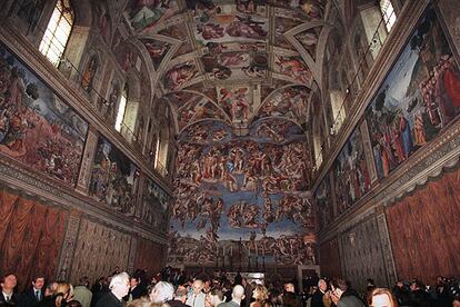 Imagen del interior de la Capilla Sixtina tras la restauración finalizada en 1999.