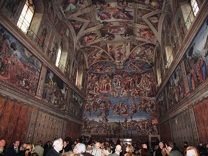 Imagen del interior de la Capilla Sixtina tras la restauración finalizada en 1999.