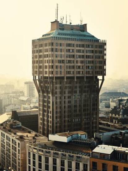 La Torre Velasca: el rascacielos neogótico de 1958. “Un ejemplo de la más bella arquitectura”, según Sartori.
