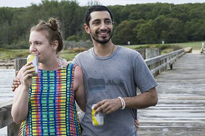 Riz Ahmed da vida a un profesor de surf en la sexta temporada de ‘Girls’.