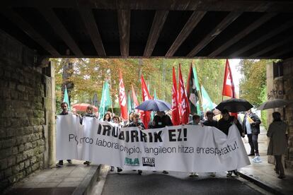 Manifestación en Vitoria contra el acuerdo sobre la negociación colectiva celebrada en septiembre de 2016.