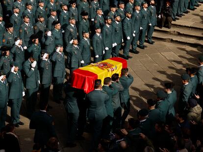 PAMPLONA, 11/02/2024.-  Funeral celebrado este domingo en Pamplona en memoria del guardia civil David Pérez Carracedo, fallecido este viernes en Barbate (Cádiz) al ser arrollada su patrullera por una narcolancha. EFE/ Villar López
