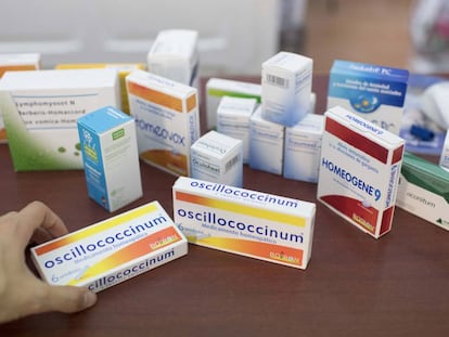 Productos de homeopatía en una farmacia de Madrid.