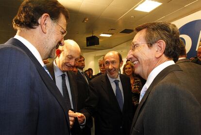 Mariano Rajoy, Ricardo Díez Hochleitner, Alfredo Pérez Rubalcaba y Emiliano Martínez en la semana educativa Santillana.