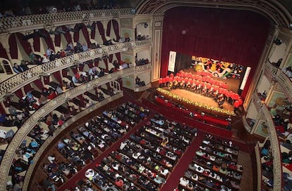 Interior del Gran Teatro Falla de Cádiz durante el Concurso Oficial de Agrupaciones del Carnaval, en una imagen de archivo.