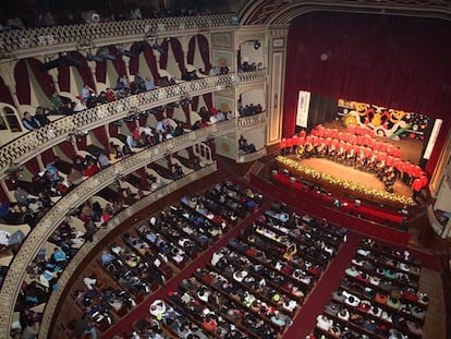 Interior del Gran Teatro Falla de Cádiz durante el Concurso Oficial de Agrupaciones del Carnaval, en una imagen de archivo.