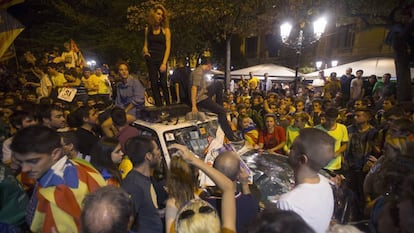 Crowds outside the Catalan economy department building on September 20, 2017.